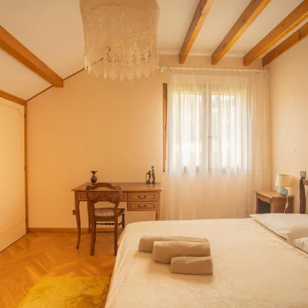 & Serenite, Vue Epoustouflante Montagne & Casa vacanze Annecy